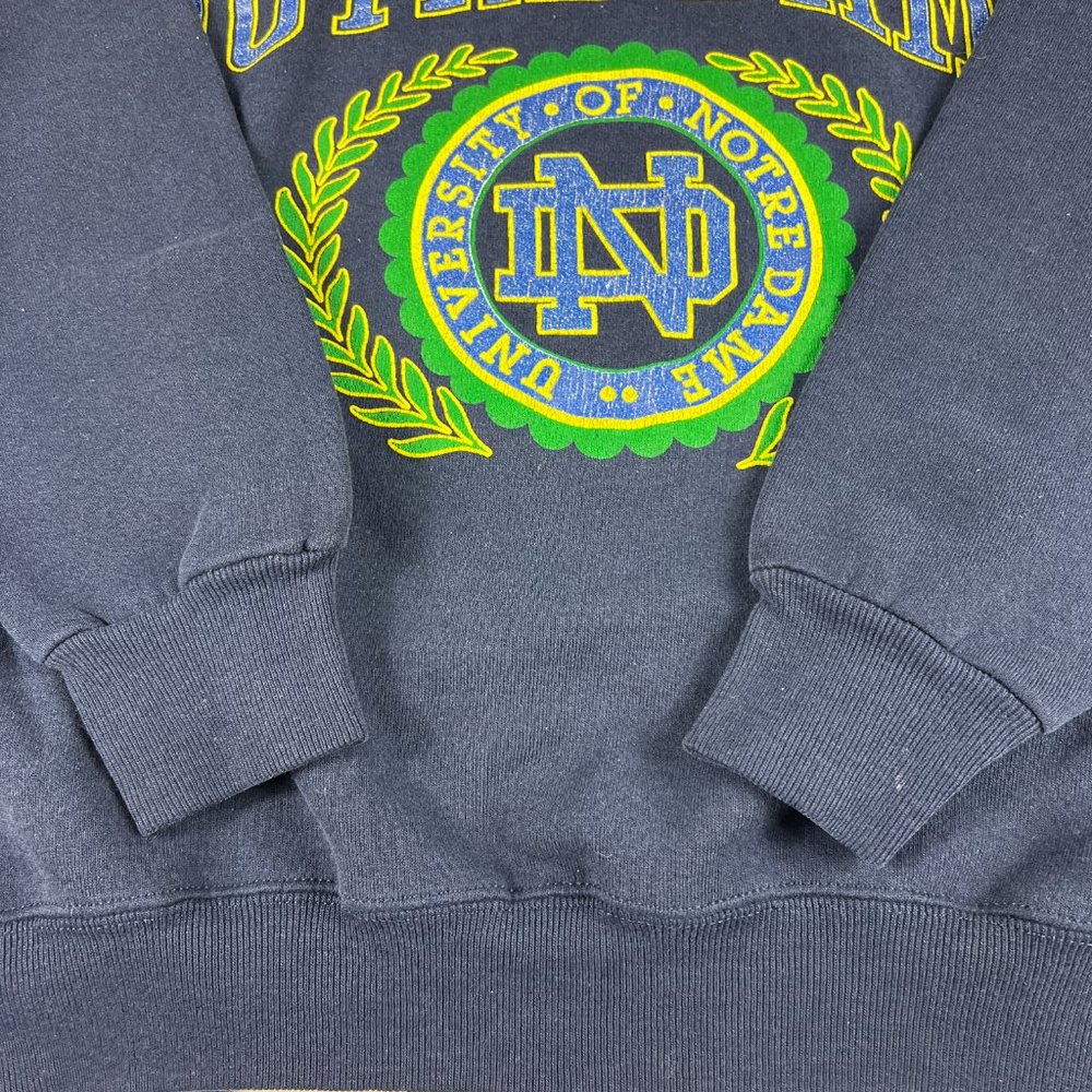 VTG NCAA Notre Dame Fightin Irish Sweatshirt Large Blue Faded Stained Crewneck - Picture 5 of 15